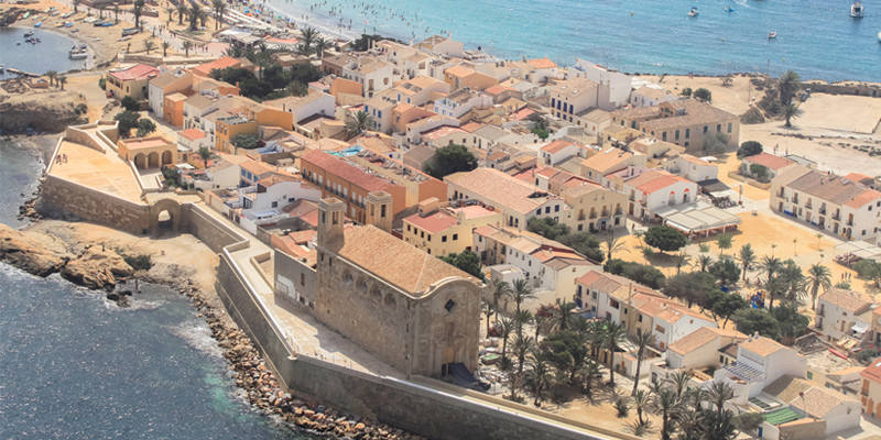 isla-tabarca-pueblo-playas